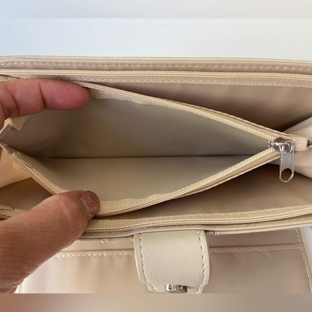 Mundi Wallets | Personal Secretary - Picture 8 of 16